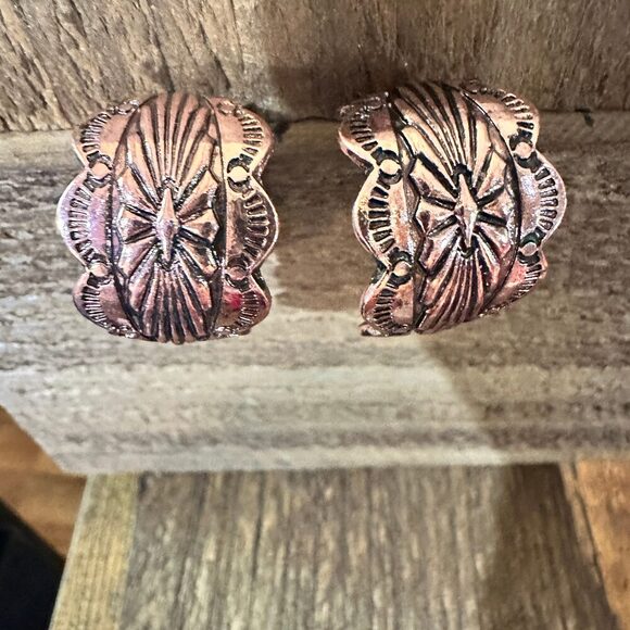 Copper Leaf Design Earrings: Embrace Western Elegance - Picture 2 of 10